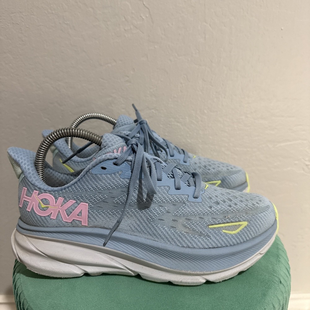 Hoka One One Clifton 9 Women's Size 7B Blue Pink Running Shoes Sneakers 1127896